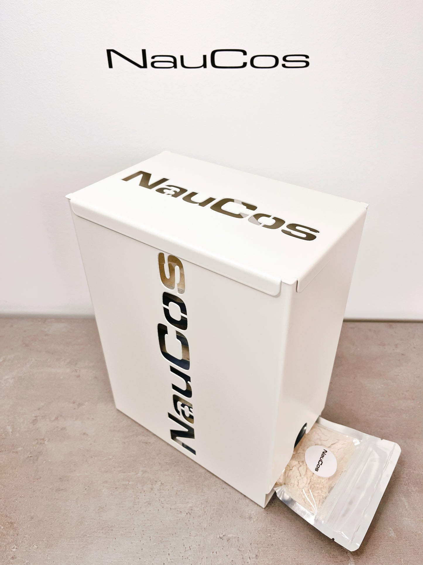 NauCos Maxi Tower